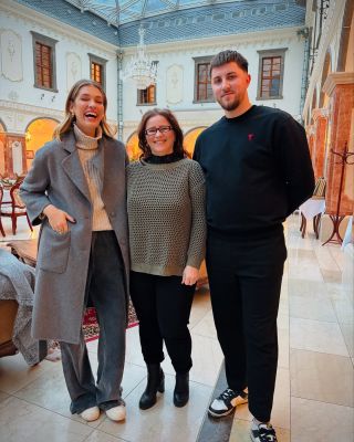 Poznáte show VEZMEŠ SI MA ? 😃 Tak presne v nej budeme zajtra (sobota) o 20:40 prezentovať našu cukráreň Sweet House 🥰...